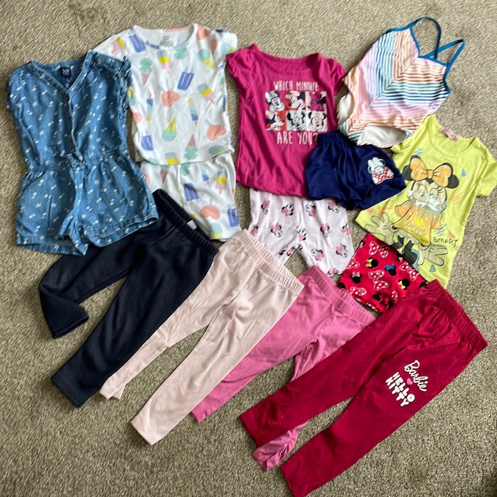 Girls 13-piece set of clothes size 4